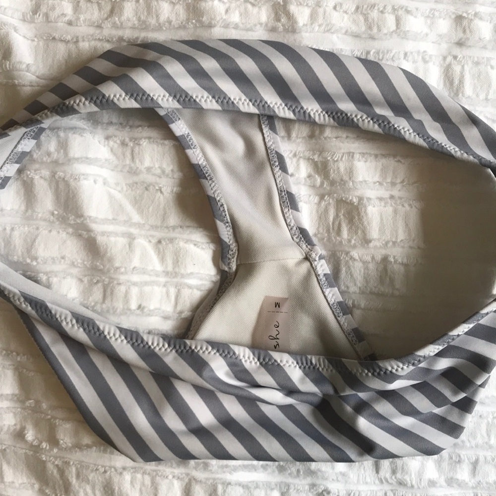 Striped bikini - Picture 7 of 7